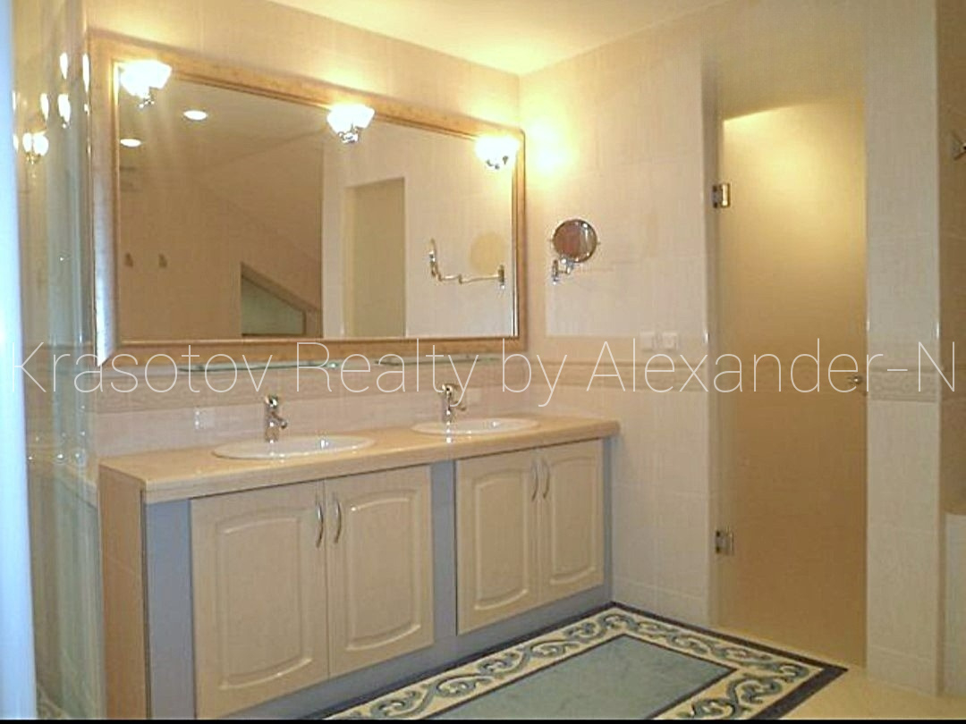 продажа многокомнатной квартиры номер A-173098 в Приморском районе, фото номер 33